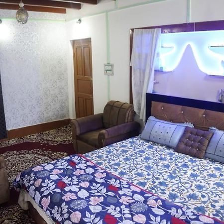 Wani Guest House Gulmarg Exterior photo